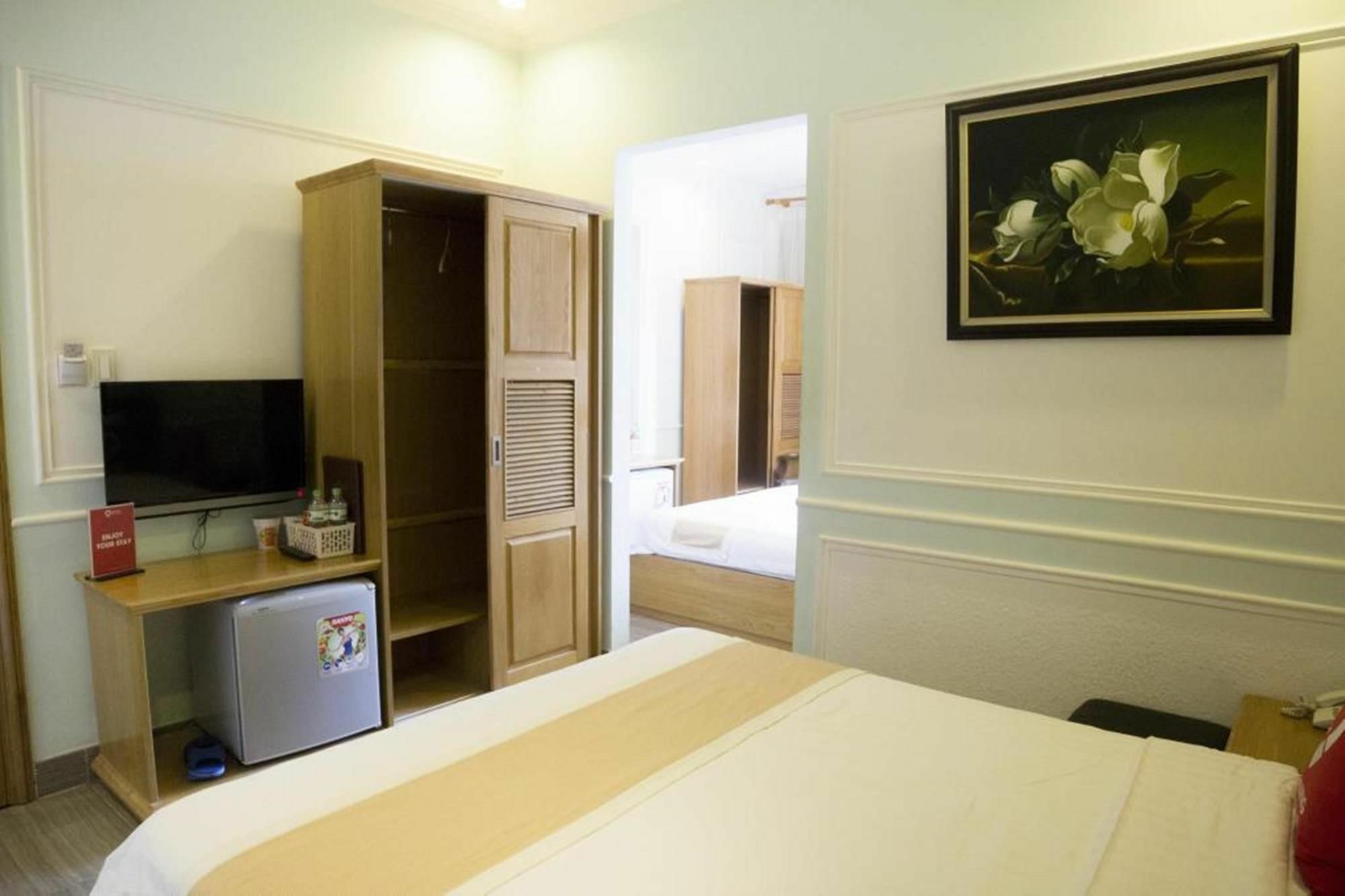 Morning Airport - Bach Dang Hotel Ho Chi Minh City